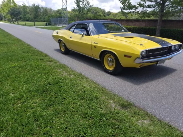 1970 Yellow Dodge Challenger Coupe
