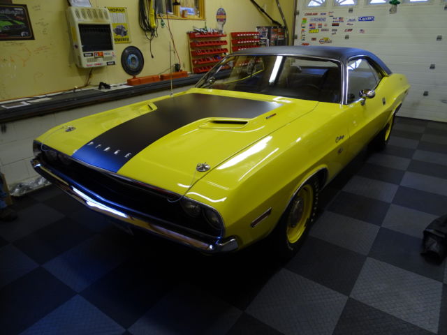 1970 yellow Dodge Challenger Hardtop
