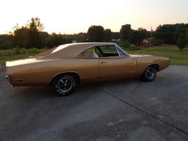 1970 Gold Dodge Charger