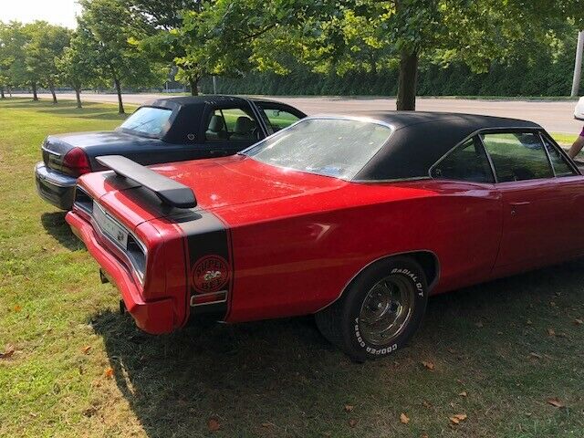 1970 Red Dodge Coronet