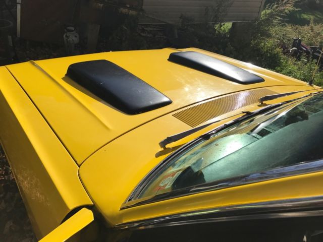 1970 Yellow Dodge Dart