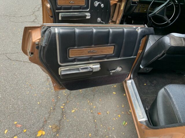 1970 Brown Dodge Monaco Sedan