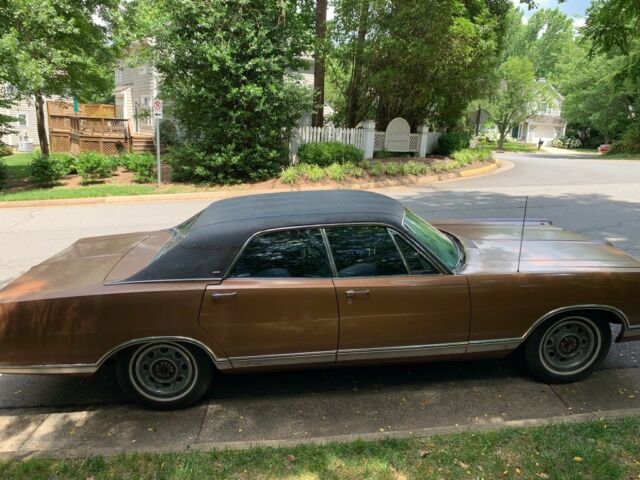 1970 Brown Dodge Monaco Sedan