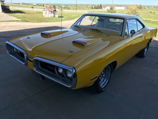 1970 Yellow Dodge Coronet