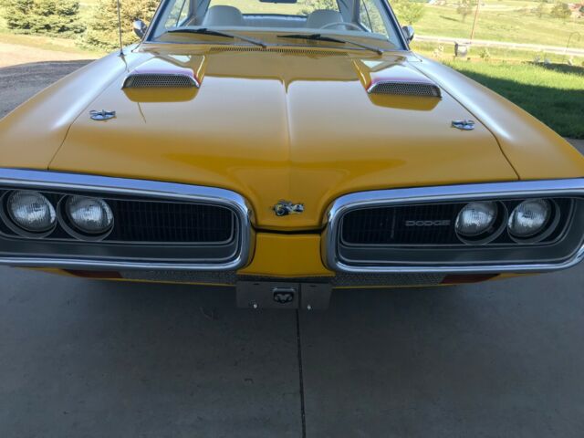 1970 Yellow Dodge Coronet