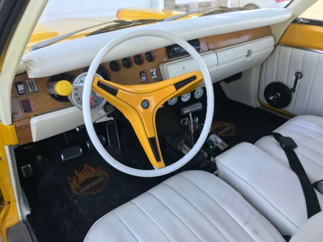 1970 Yellow Dodge Coronet