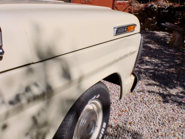1970 Lime Green Ford F-100 Standard Cab Pickup