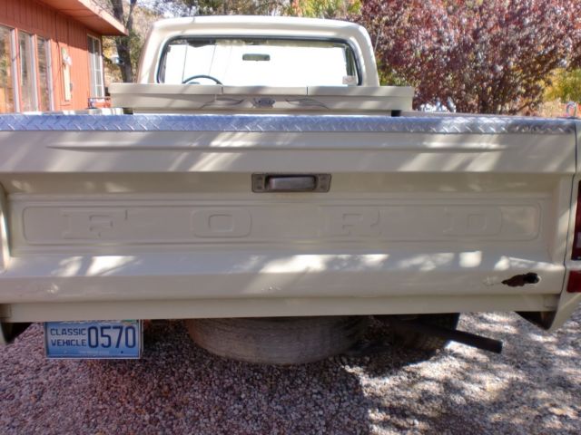 1970 Lime Green Ford F-100 Standard Cab Pickup