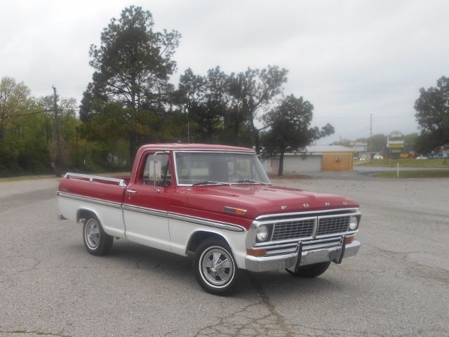 1970 RED / WHITE Ford F-100 Standard Cab Pickup