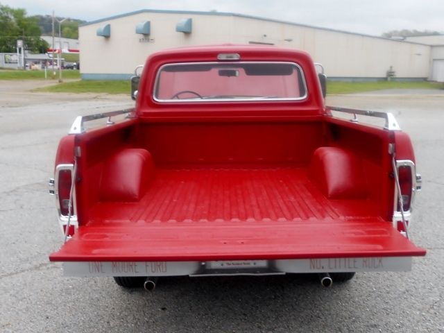 1970 RED / WHITE Ford F-100 Standard Cab Pickup