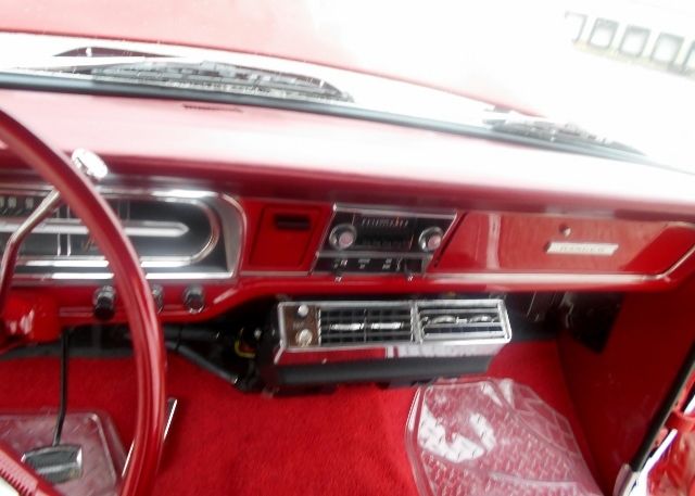 1970 RED / WHITE Ford F-100 Standard Cab Pickup