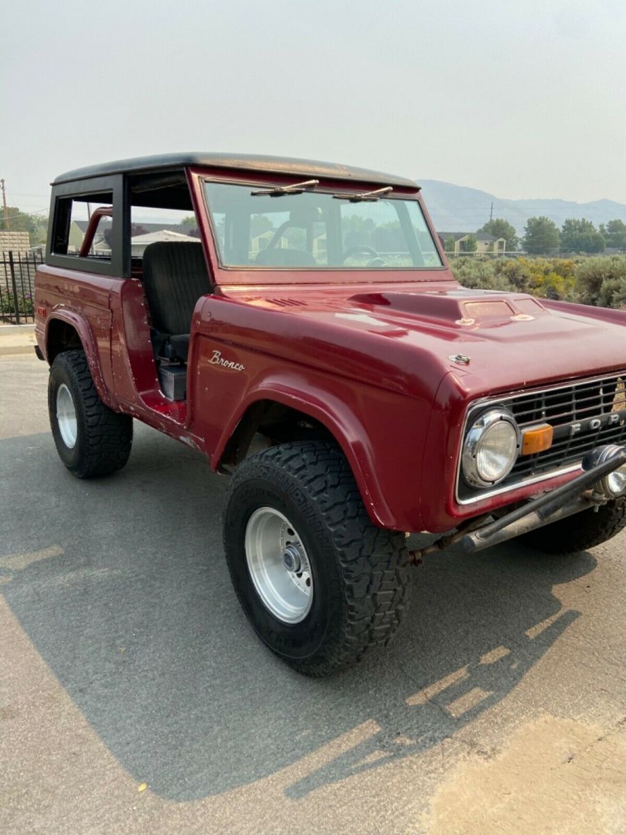 1970 Burgundy Ford Bronco
