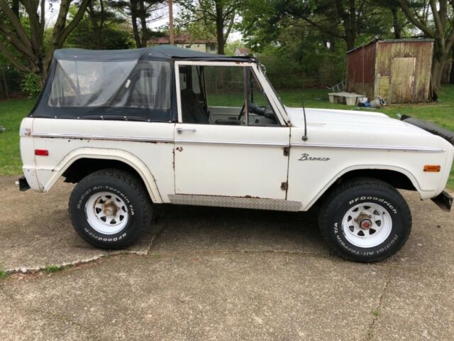 1970 Blue Ford Bronco
