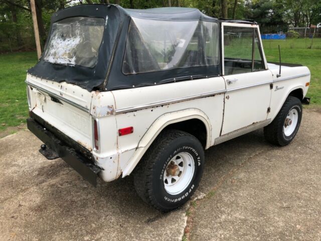1970 Blue Ford Bronco