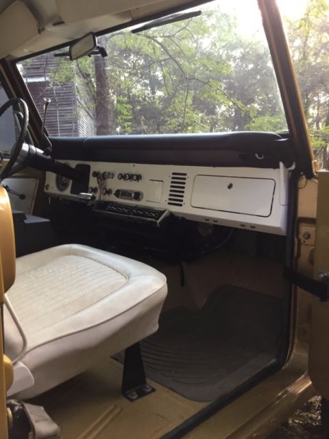 1970 Caramel Bronze Metallic Ford Bronco SUV