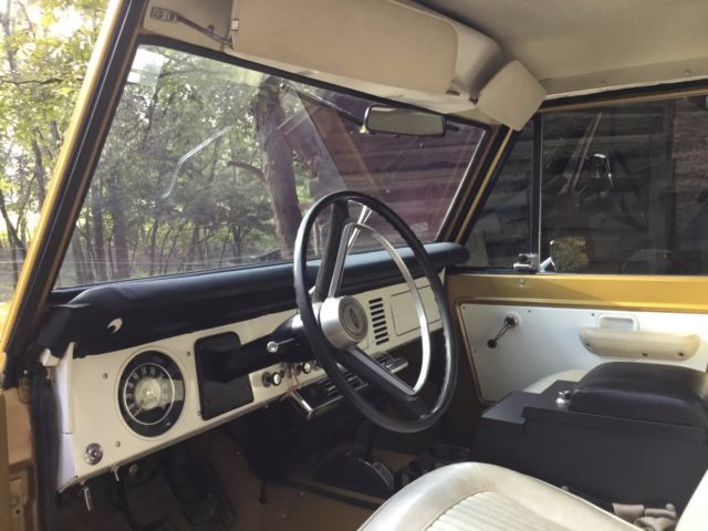 1970 Caramel Bronze Metallic Ford Bronco SUV