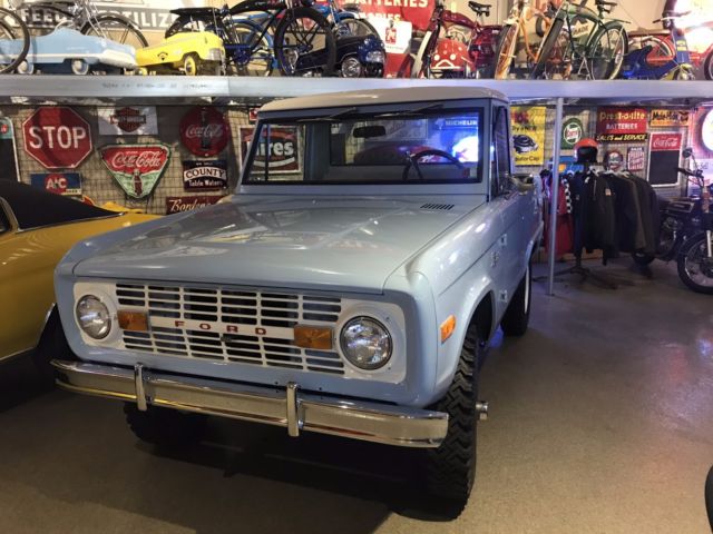1970 Blue Ford Bronco SUV
