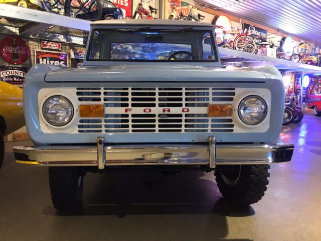 1970 Blue Ford Bronco SUV