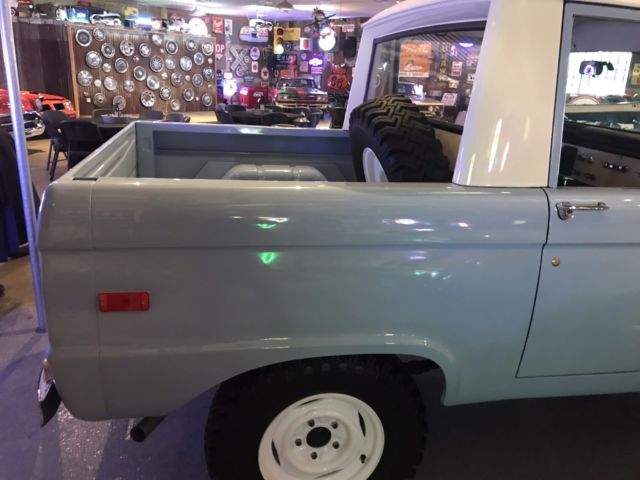 1970 Blue Ford Bronco SUV