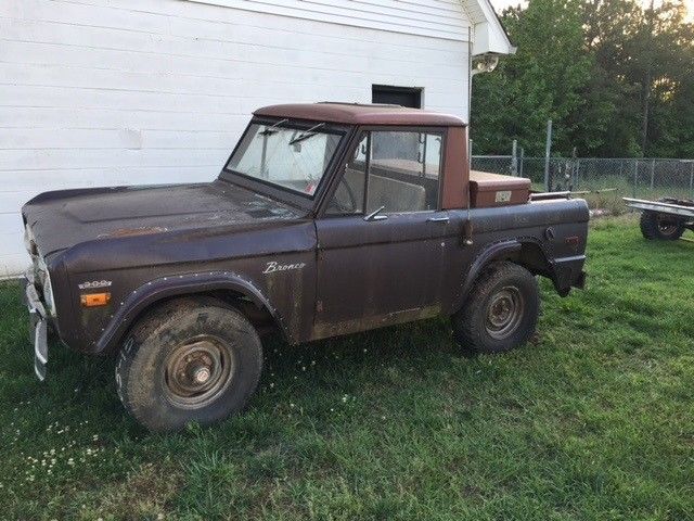 1970 Brown Ford Bronco Pick-Up