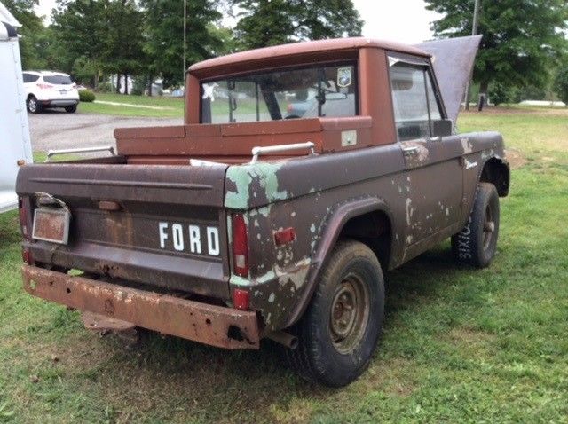 1970 Brown Ford Bronco Pick-Up