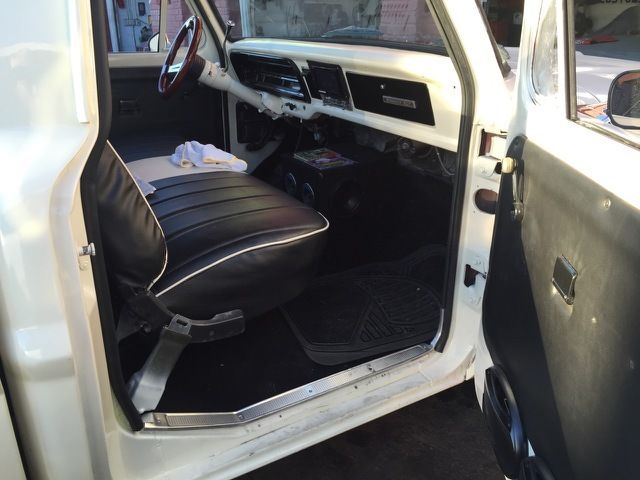 1970 White Ford F-100