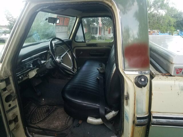 1970 Green Ford F-100 Standard Cab Pickup