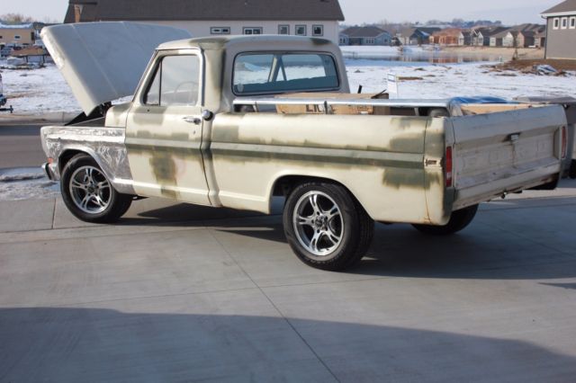 1970 White Ford F-100 Standard Cab Pickup
