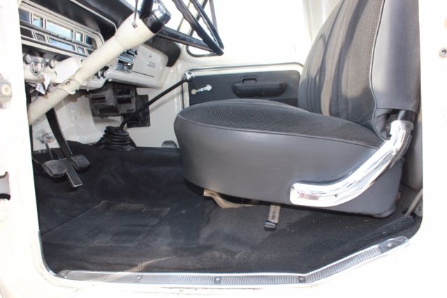 1970 White Ford F-100 Standard Cab Pickup