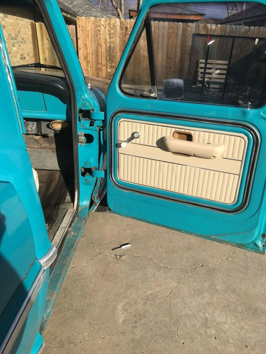 1970 Blue Ford F-100 Standard Cab Pickup