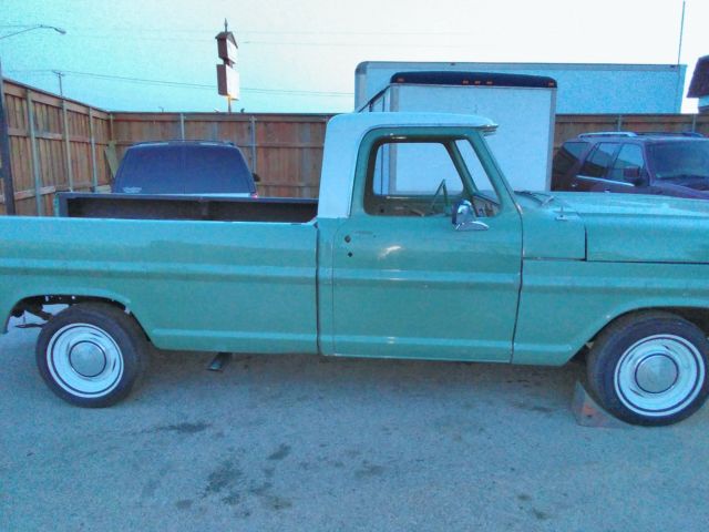 1970 Moss green Ford F-100 Standard Cab Pickup