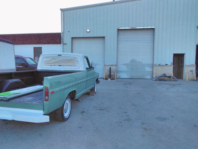 1970 Moss green Ford F-100 Standard Cab Pickup