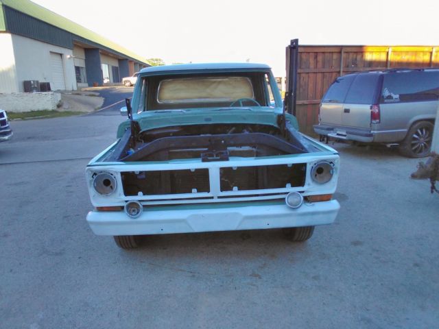 1970 Moss green Ford F-100 Standard Cab Pickup