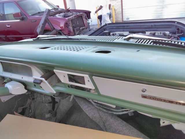 1970 Moss green Ford F-100 Standard Cab Pickup