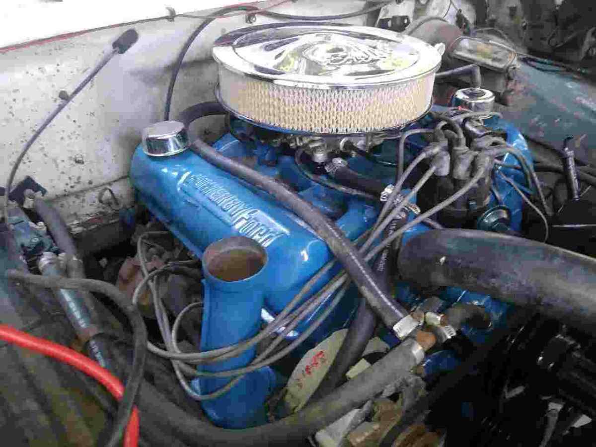 1970 White/Blue Ford F-250 Standard Cab Pickup