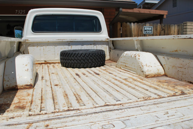 1970 White / Red Ford F-250 Standard Cab Pickup