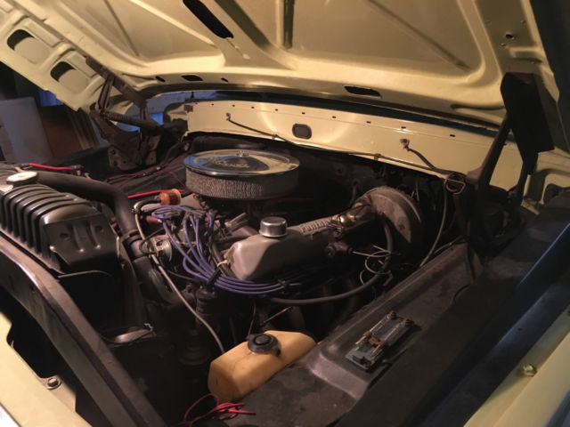 1970 Yellow Ford F-250 Pickup