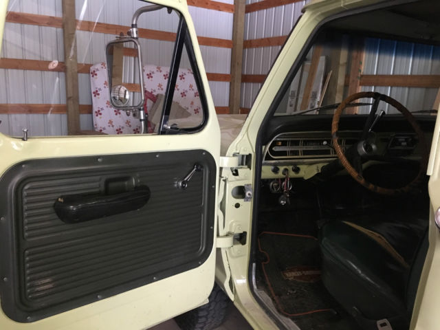 1970 Yellow Ford F-250 Pickup