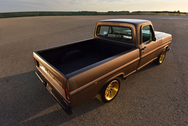 1970 Ford F-100 Standard Cab Pickup
