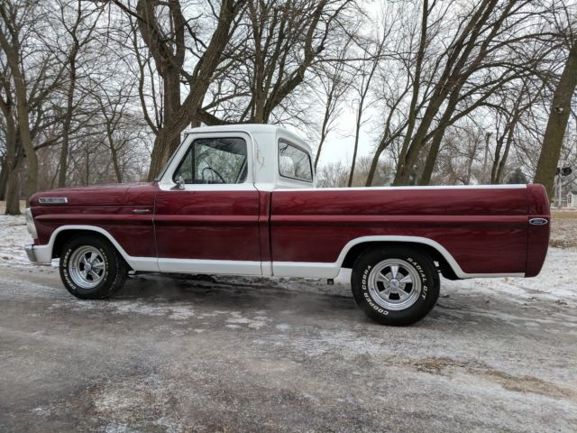 1970 white red Ford F-100