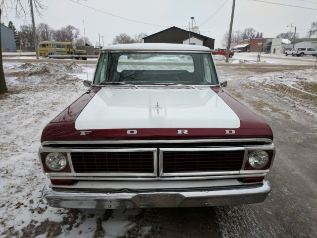 1970 white red Ford F-100
