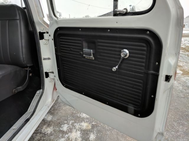 1970 white red Ford F-100