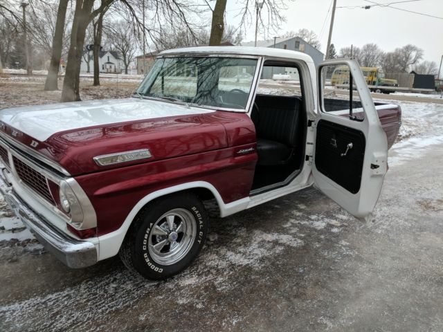 1970 white red Ford F-100