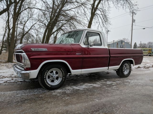 1970 white red Ford F-100