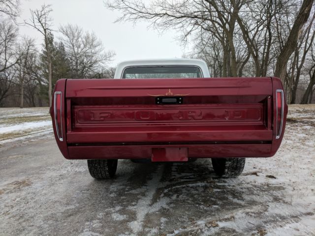 1970 white red Ford F-100