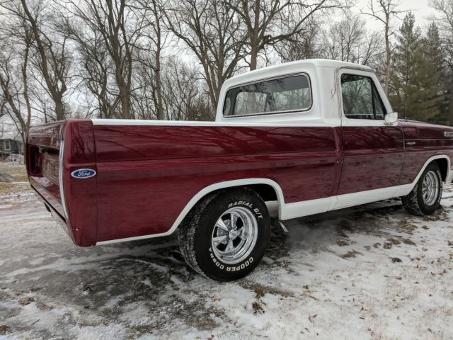 1970 white red Ford F-100