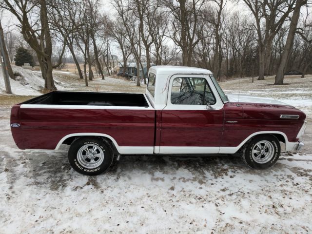 1970 white red Ford F-100