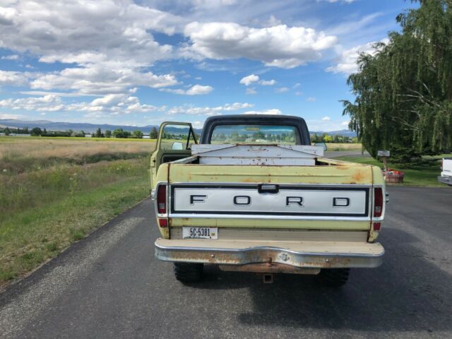 1970 Green Ford F-250 Standard Cab Pickup