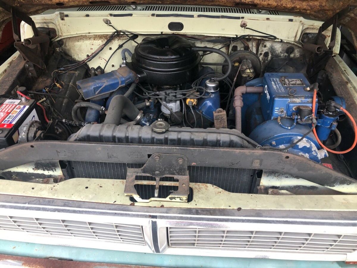 1970 Light green/dark green Ford F-250 Standard Cab Pickup