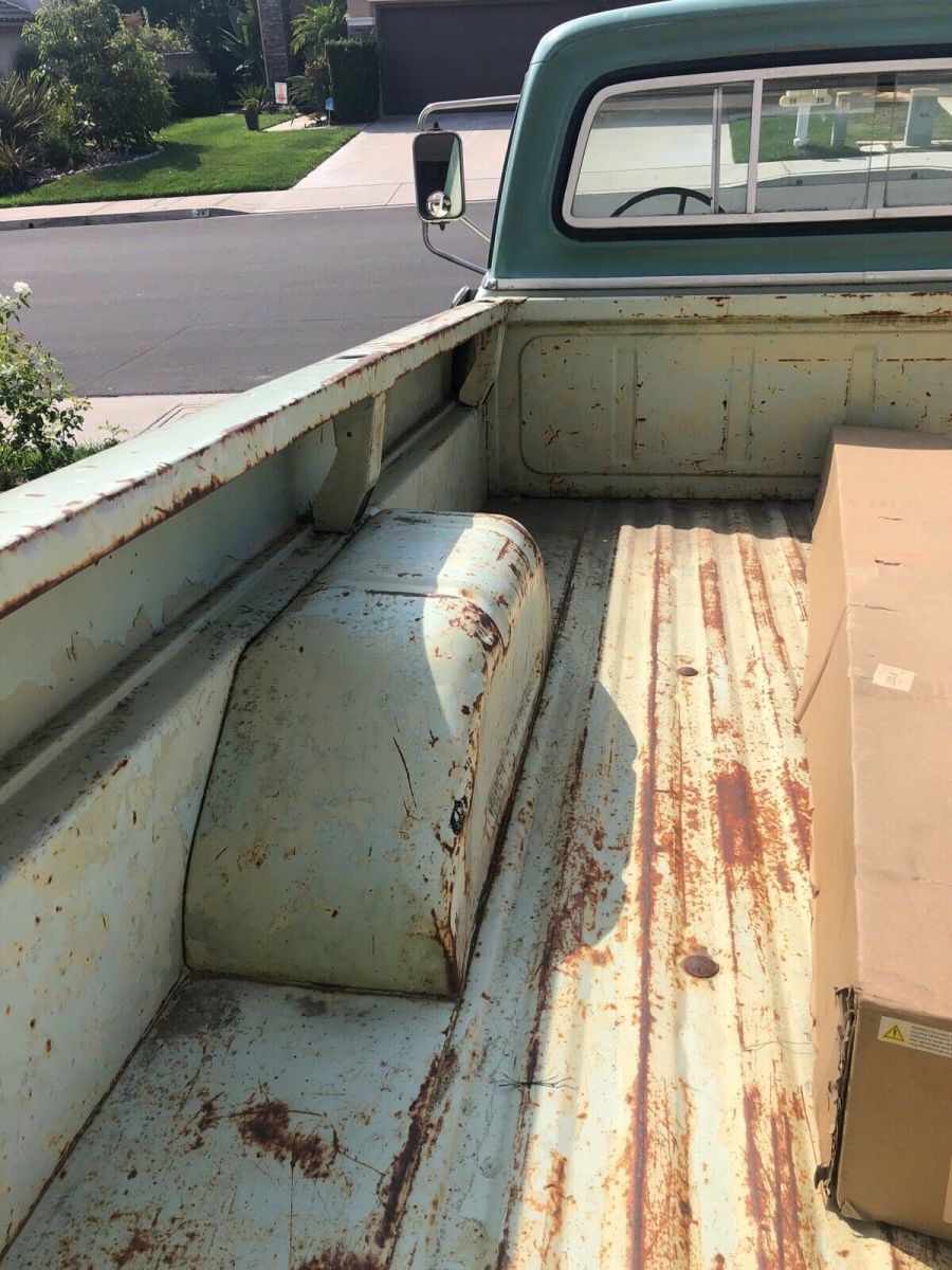 1970 Light green/dark green Ford F-250 Standard Cab Pickup